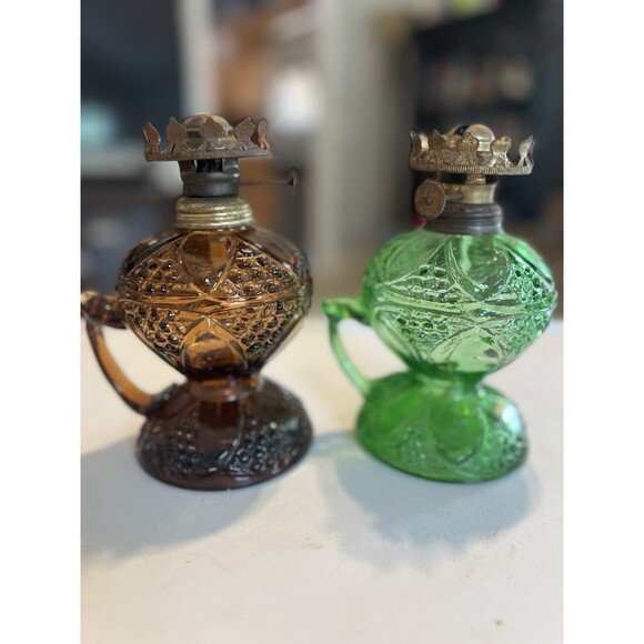 Lot Of 2 Vintage Mini Glass Oil Lamps Amber & Green Glass Ornate Good Condition! - Picture 1 of 8